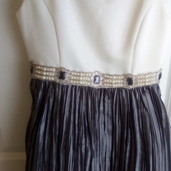 CINDERELLA DRESS - Picture 5 of 6